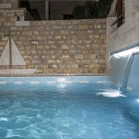 In 36049 فيلة سيفيد