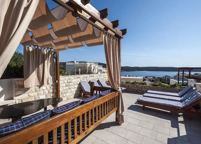 In 36049 Villa Sevid