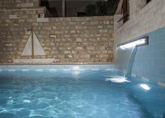 In 36049 Villa Sevid